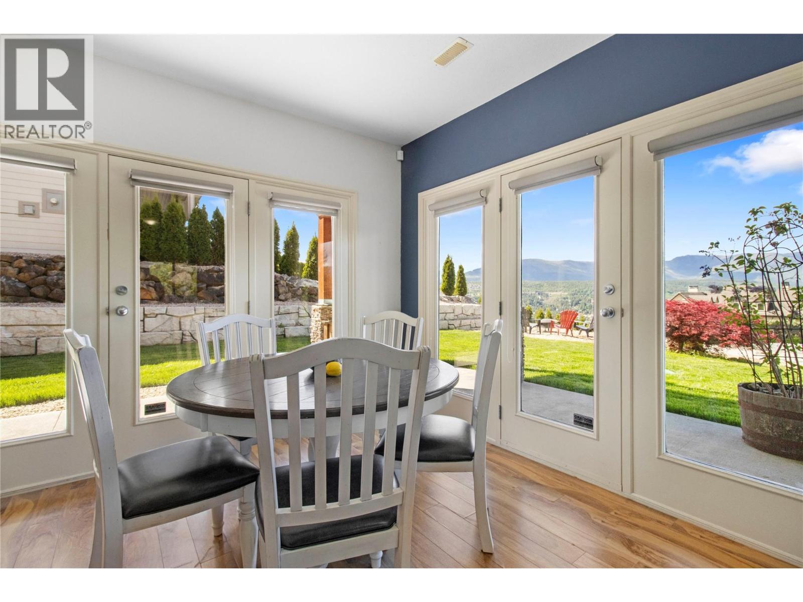 3240 Roncastle Road, Blind Bay, BC - Indoor Photo Showing Dining Room