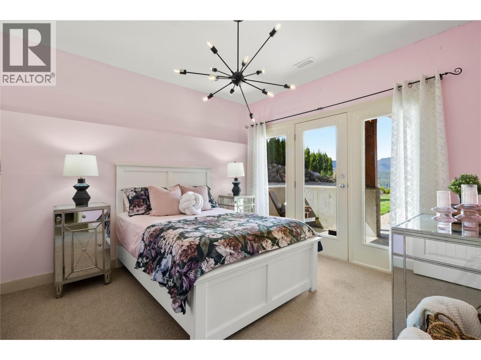 3240 Roncastle Road, Blind Bay, BC - Indoor Photo Showing Bedroom