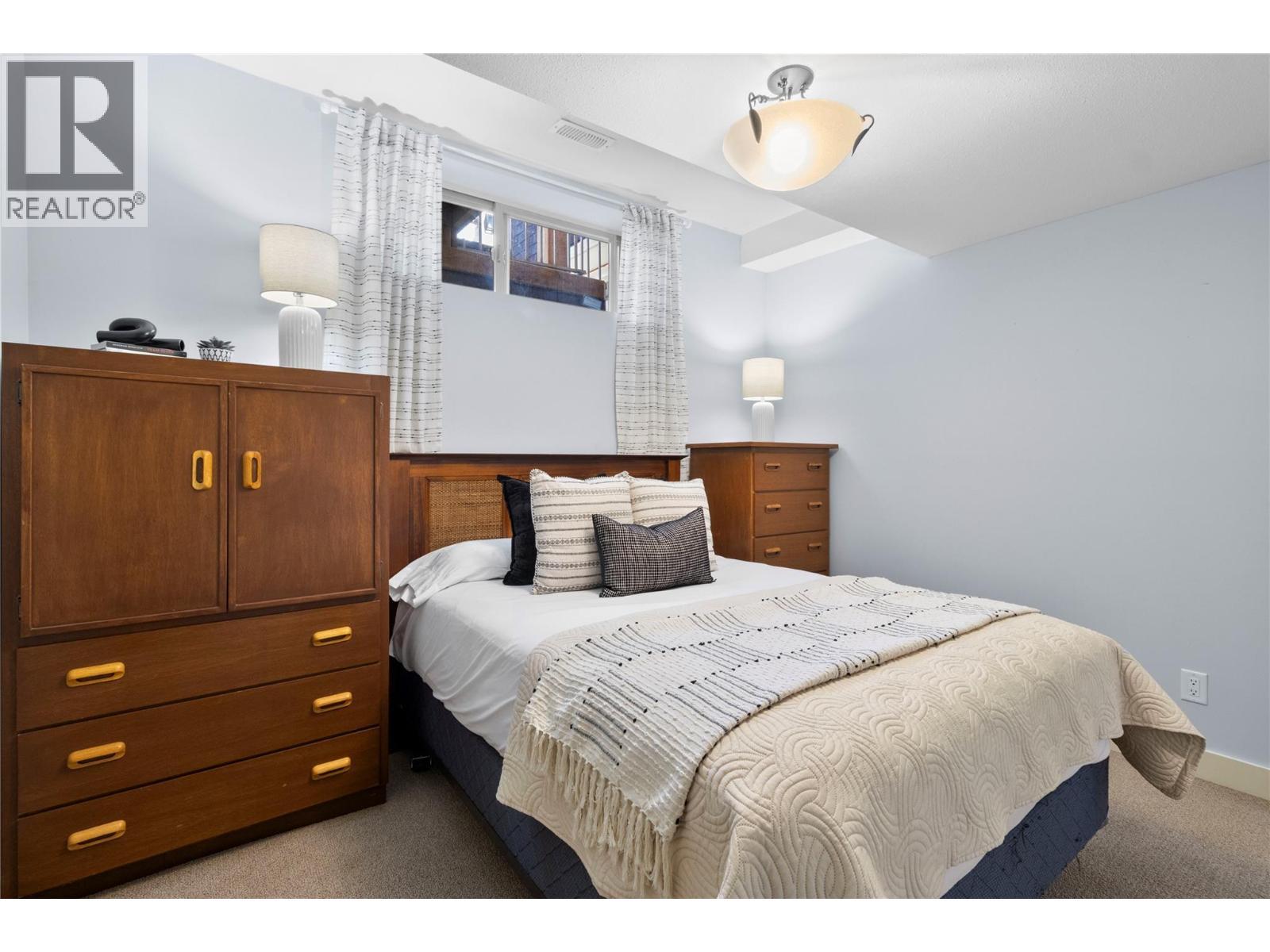3240 Roncastle Road, Blind Bay, BC - Indoor Photo Showing Bedroom
