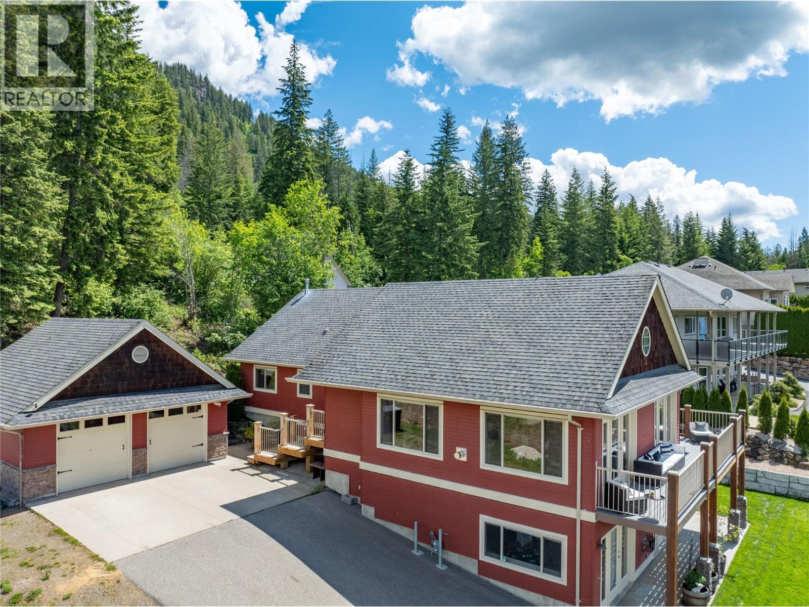 3240 Roncastle Road, Blind Bay, BC - Outdoor