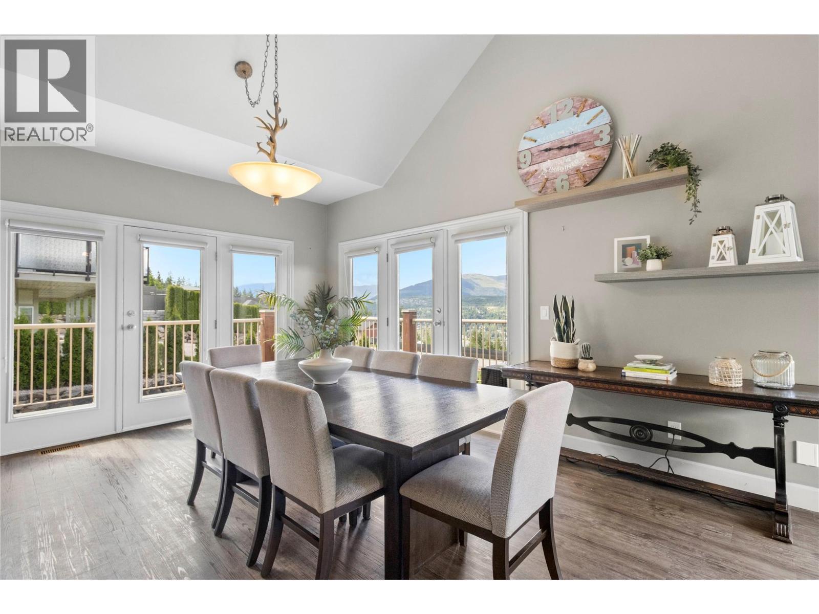 3240 Roncastle Road, Blind Bay, BC - Indoor Photo Showing Dining Room