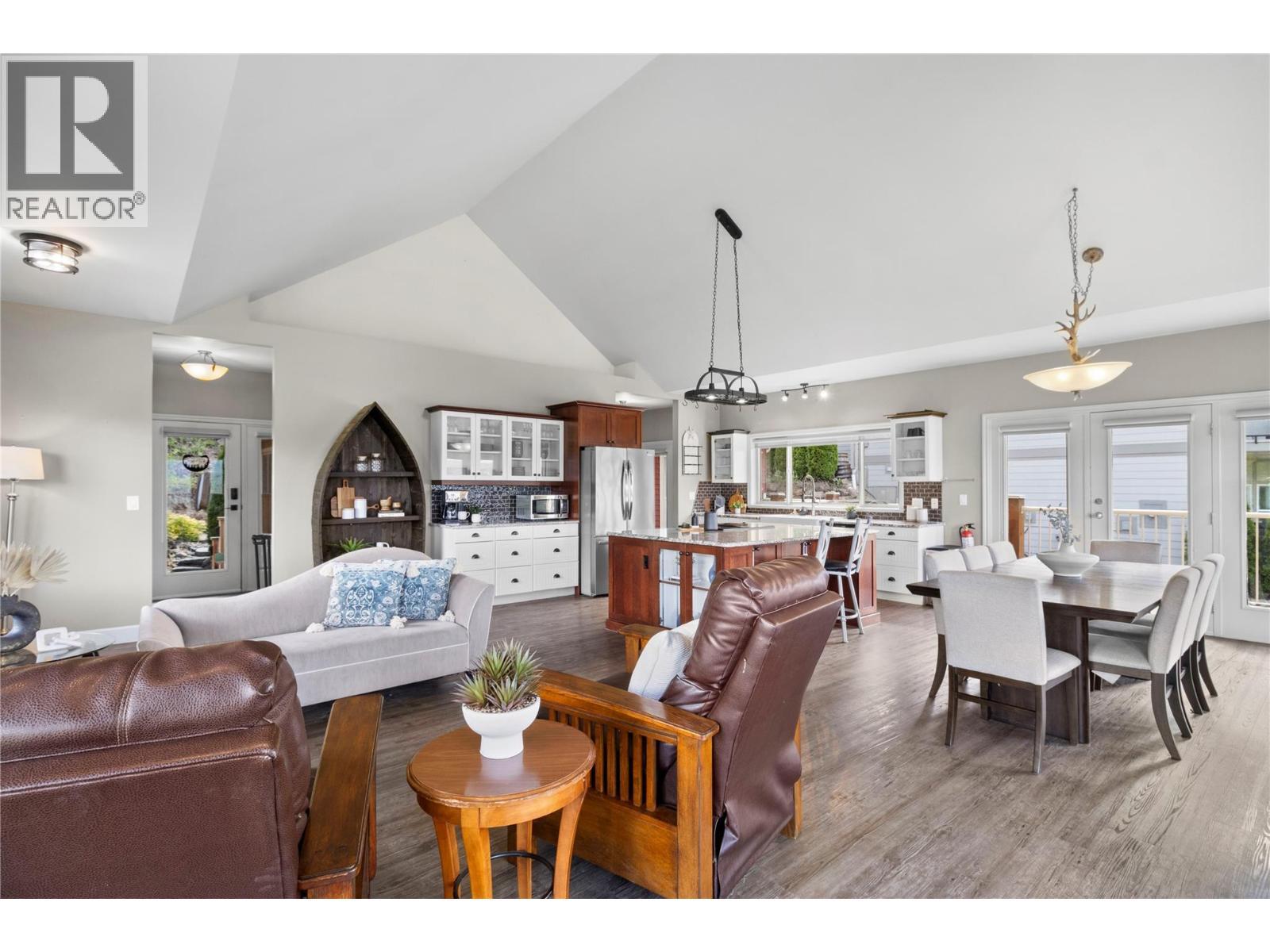 3240 Roncastle Road, Blind Bay, BC - Indoor Photo Showing Other Room