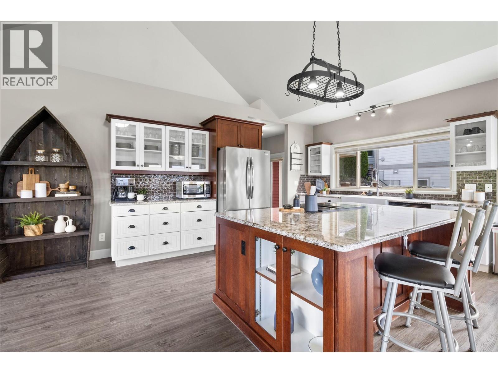 3240 Roncastle Road, Blind Bay, BC - Indoor