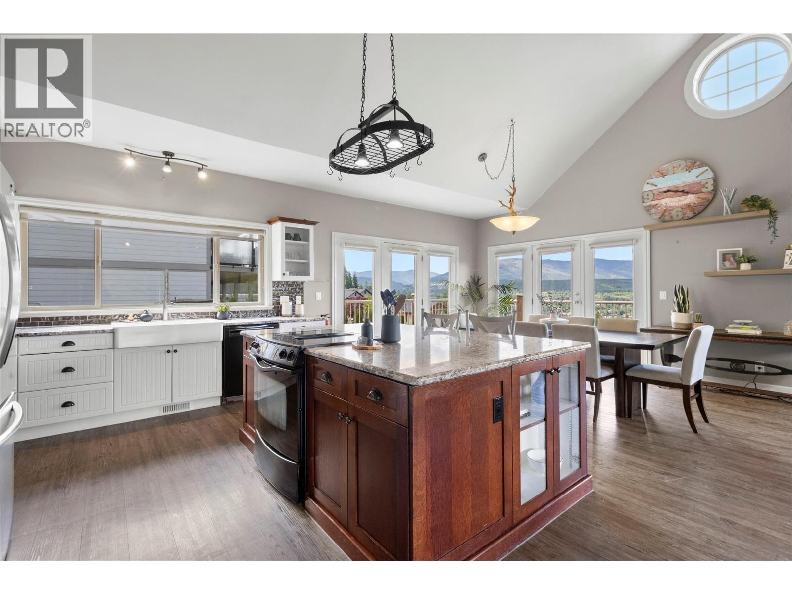 3240 Roncastle Road, Blind Bay, BC - Indoor