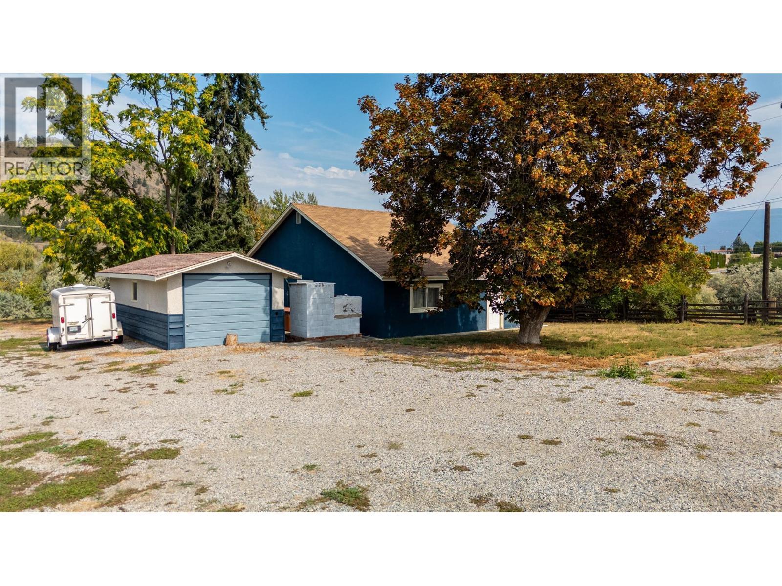 5214 Monro Avenue, Summerland, BC - Outdoor