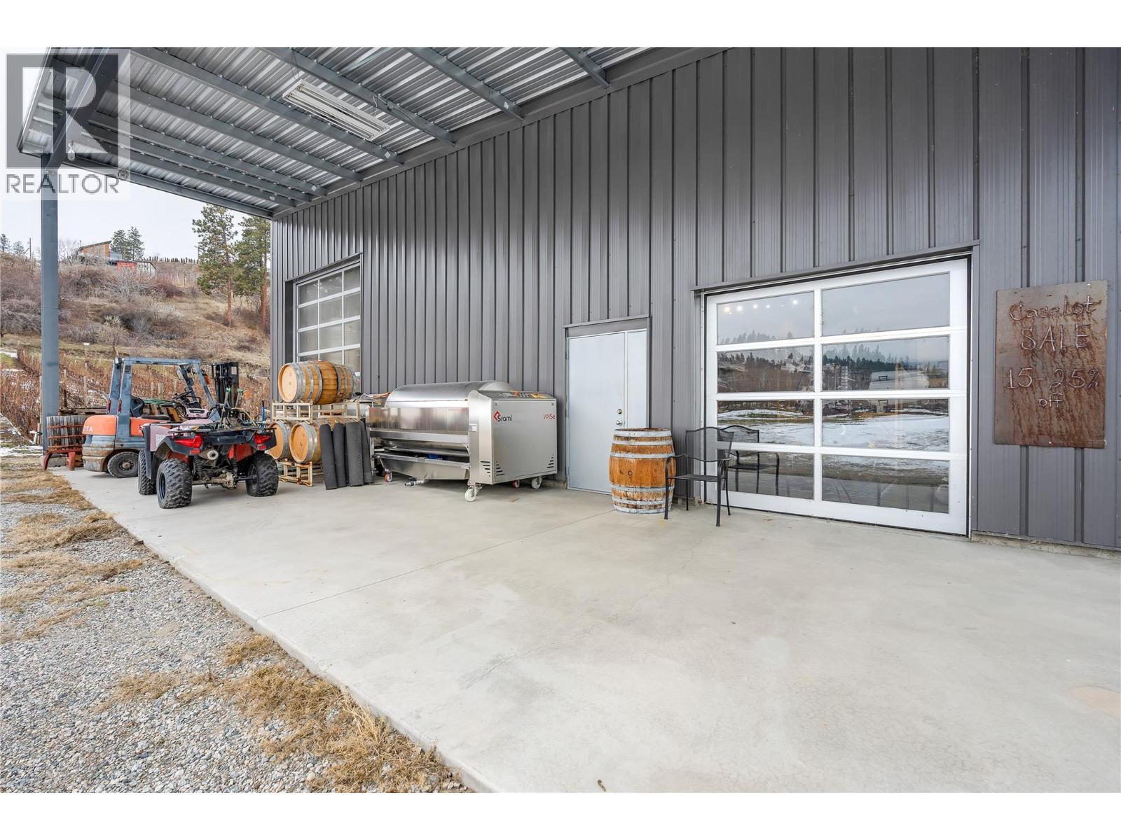 5214 Monro Avenue, Summerland, BC - Outdoor