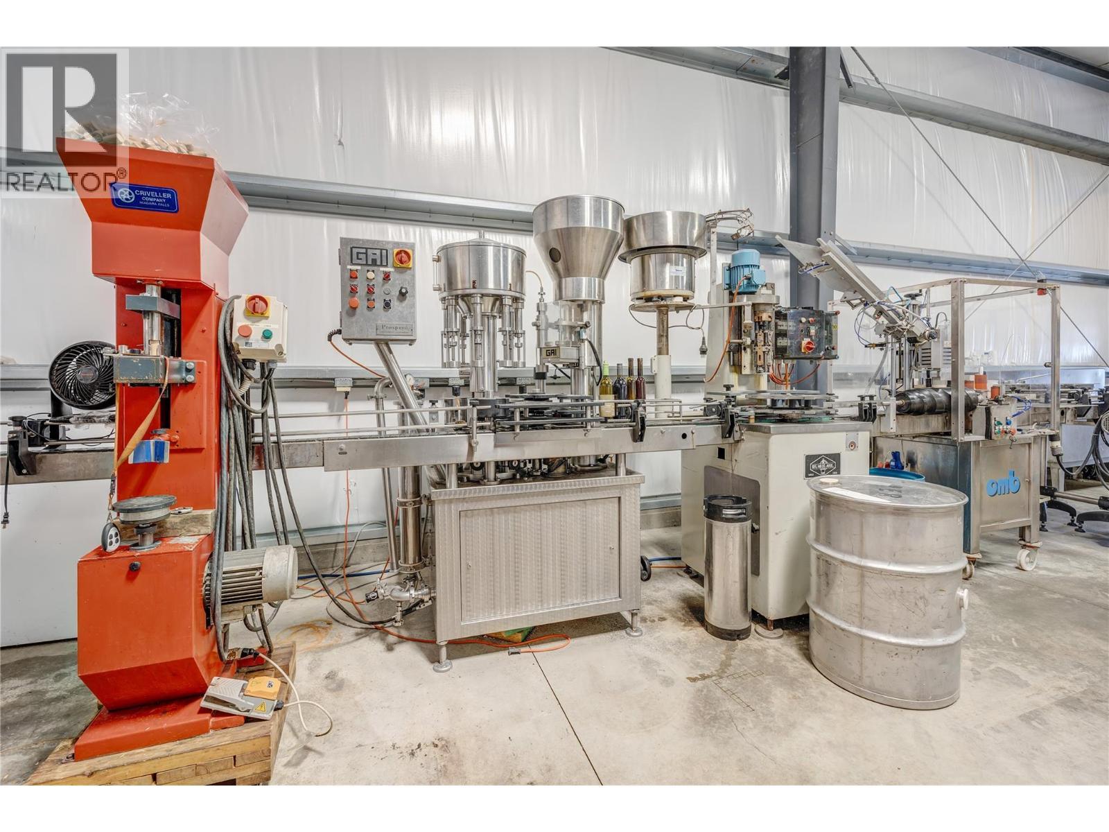 5214 Monro Avenue, Summerland, BC - Indoor