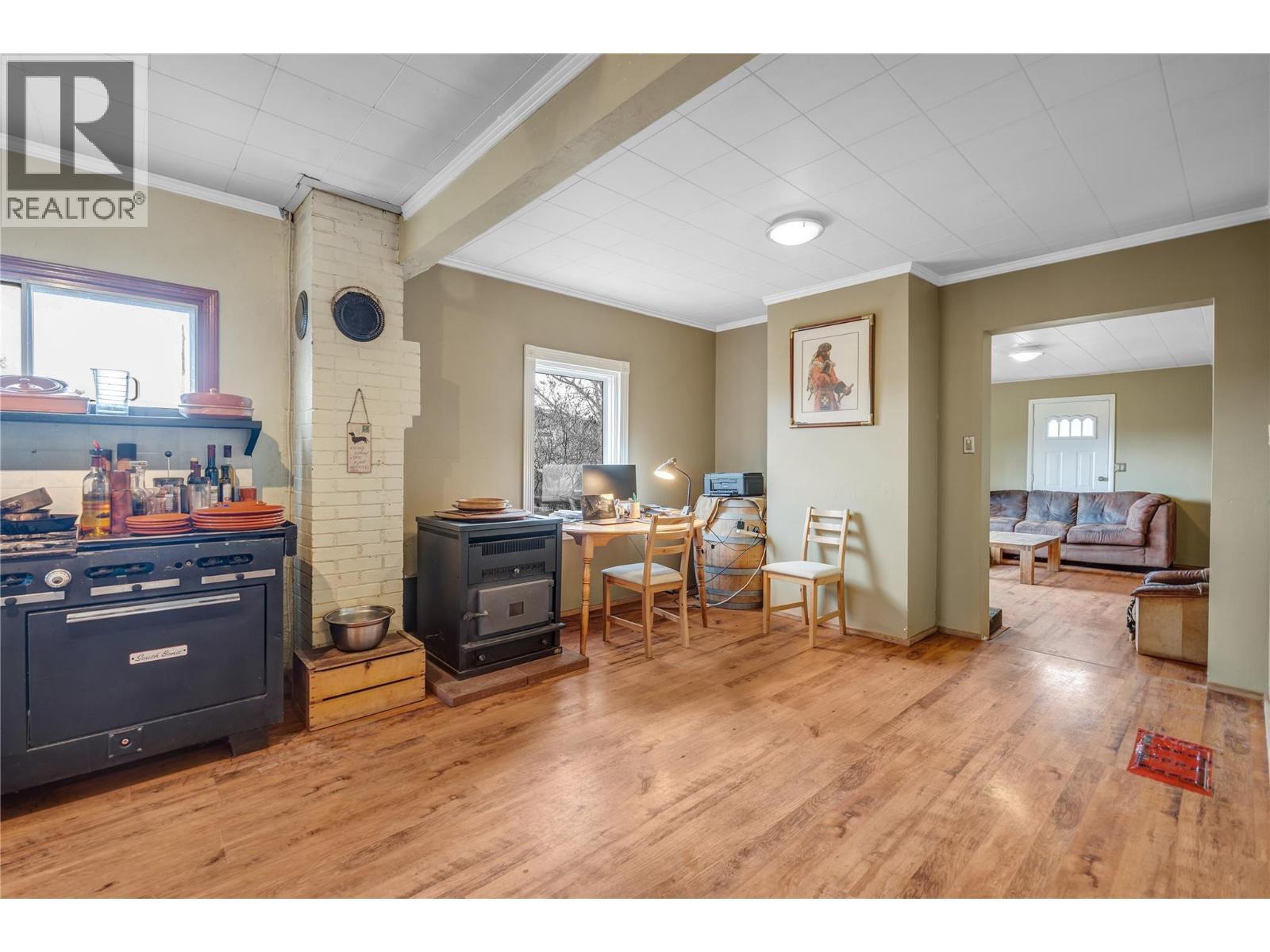 5214 Monro Avenue, Summerland, BC - Indoor