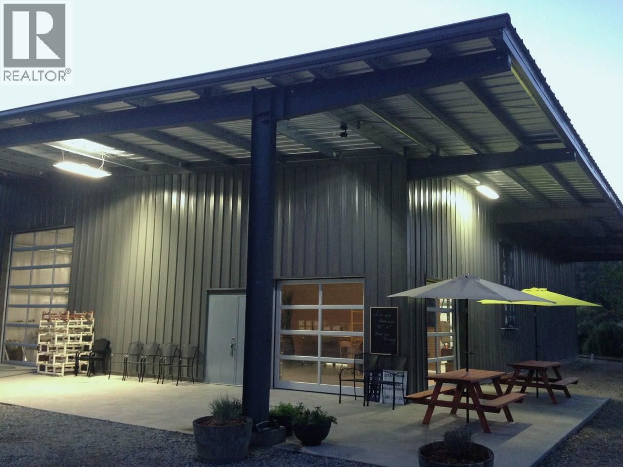 5214 Monro Avenue, Summerland, BC - Outdoor