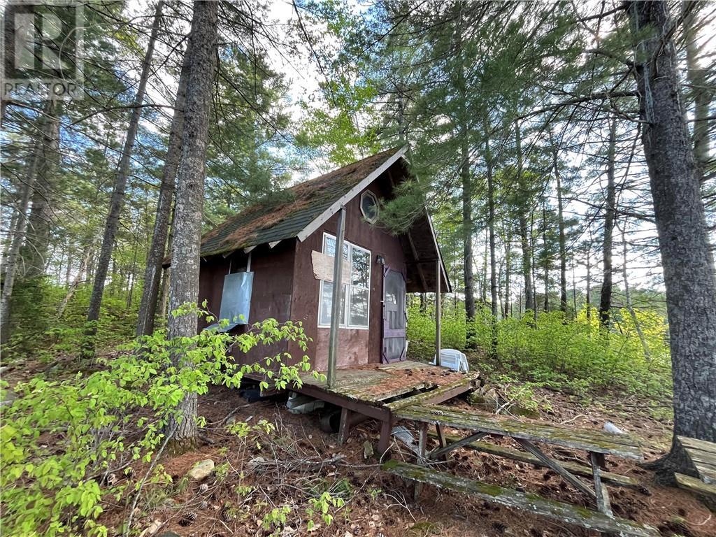 Wm3-1 Island, Lavigne, ON