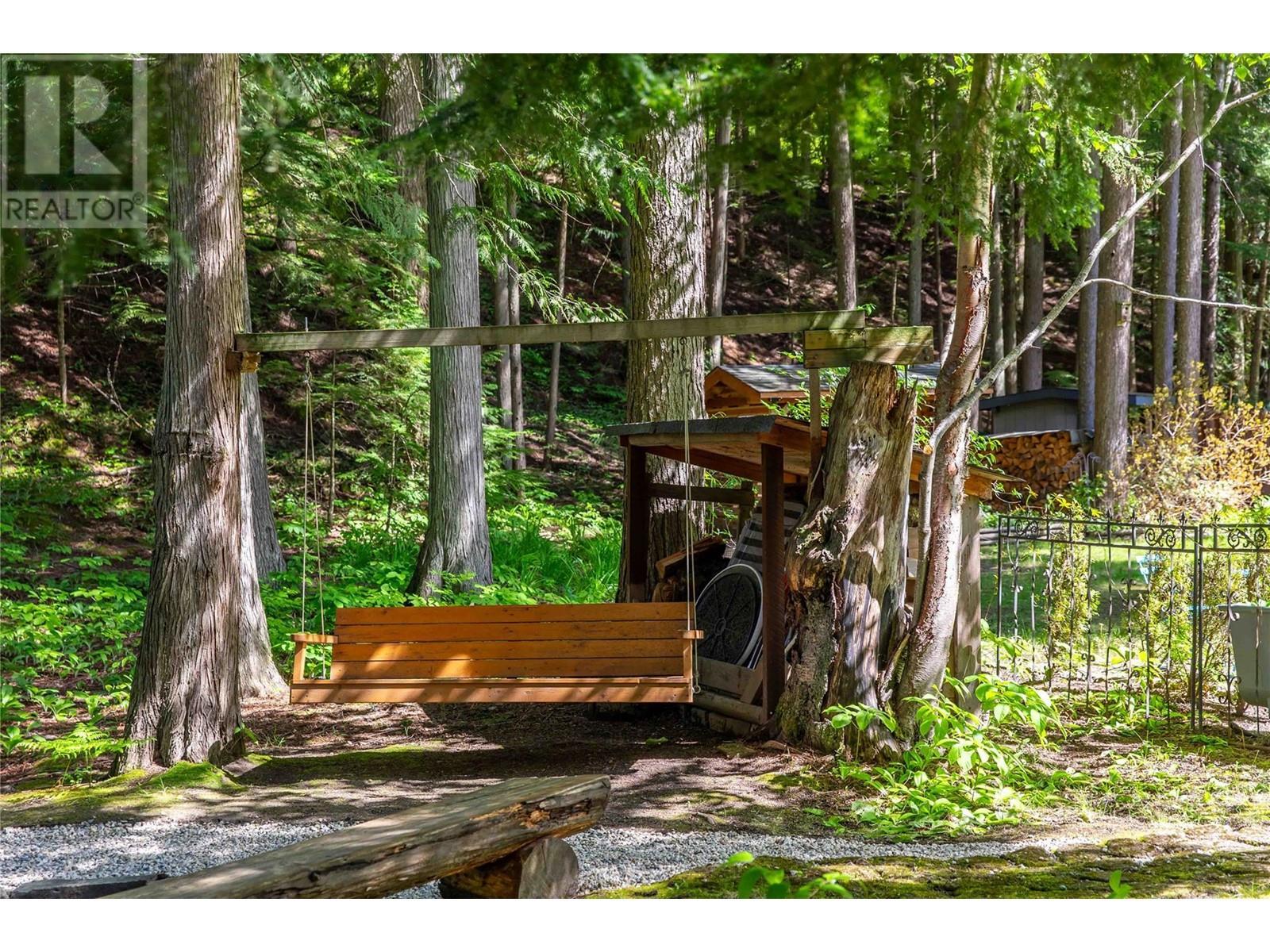 1640 Galt Crescent, Revelstoke, BC - Outdoor