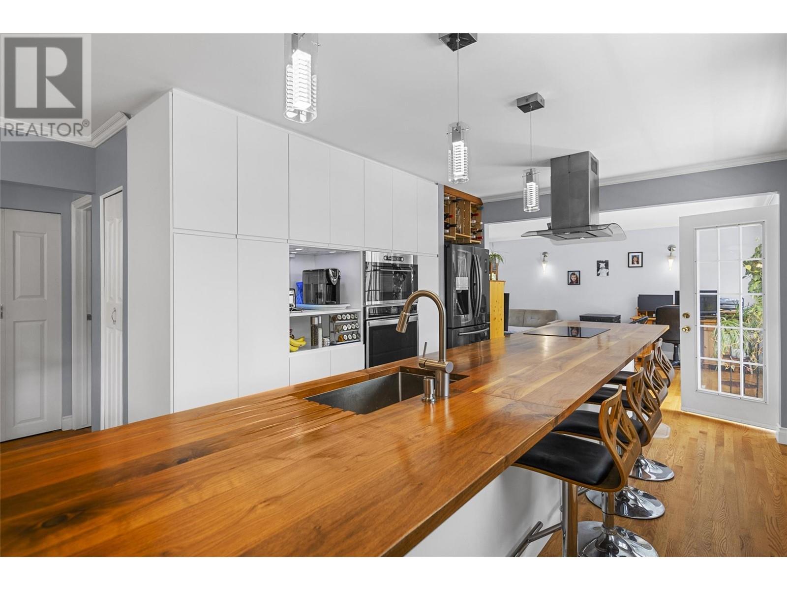 1640 Galt Crescent, Revelstoke, BC - Indoor Photo Showing Other Room