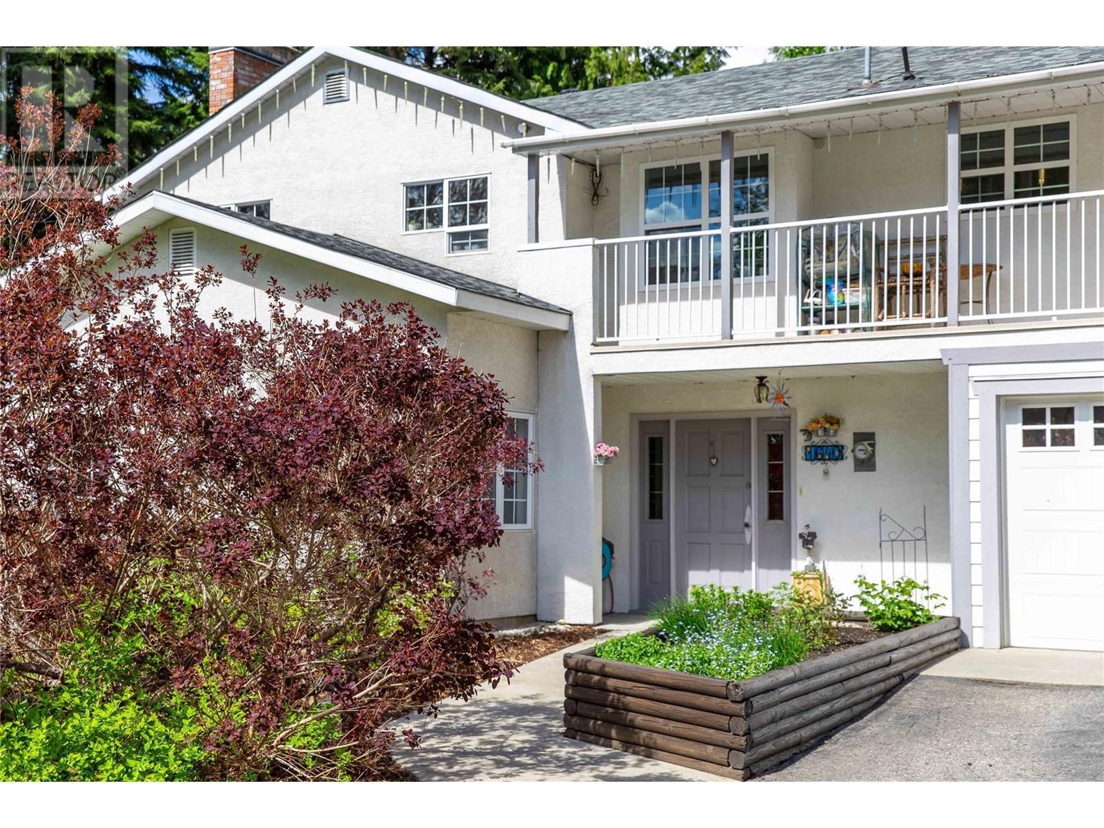 1640 Galt Crescent, Revelstoke, BC - Outdoor