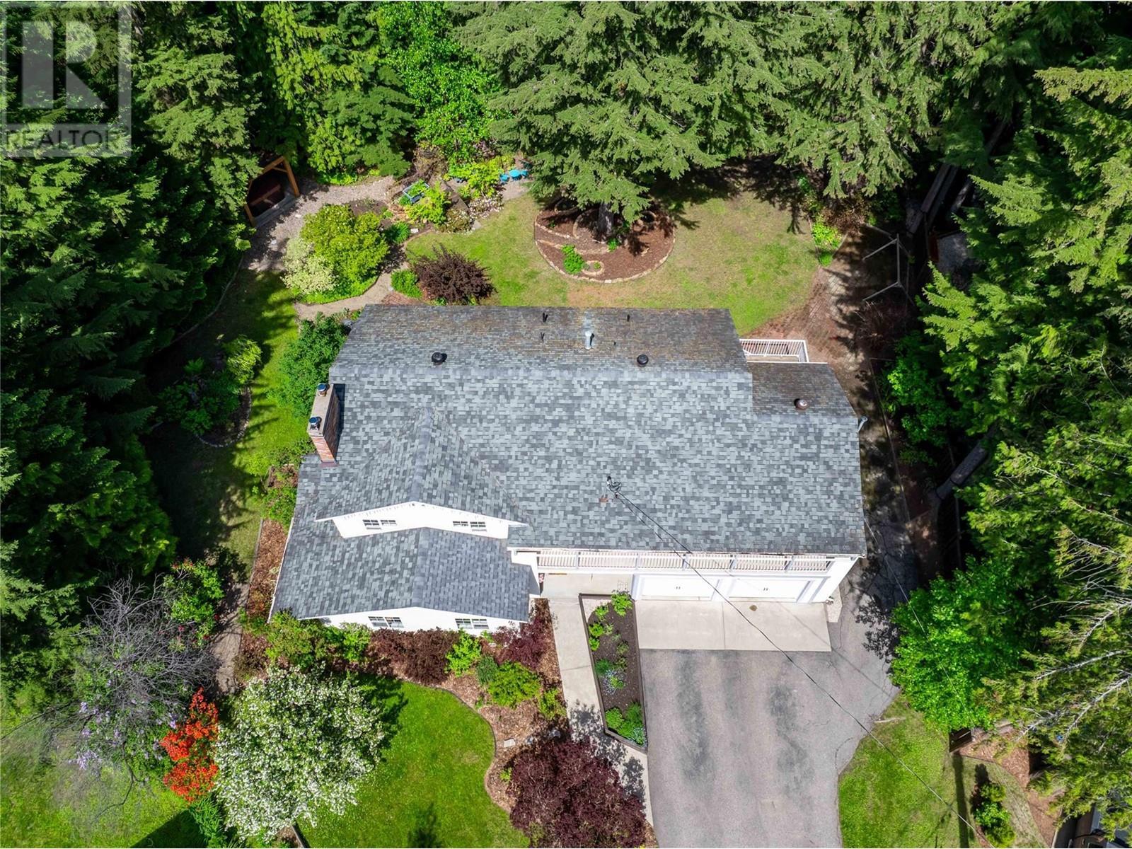 1640 Galt Crescent, Revelstoke, BC - Outdoor