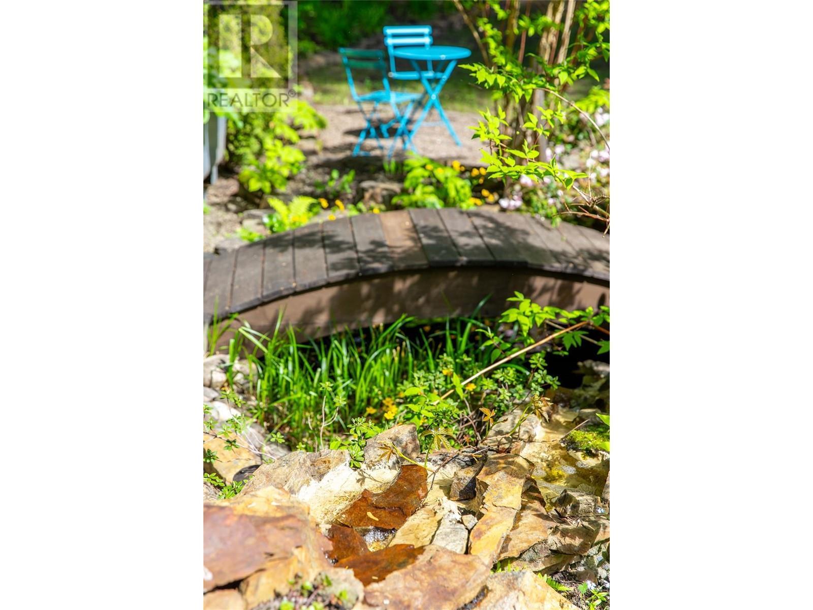 1640 Galt Crescent, Revelstoke, BC - Outdoor