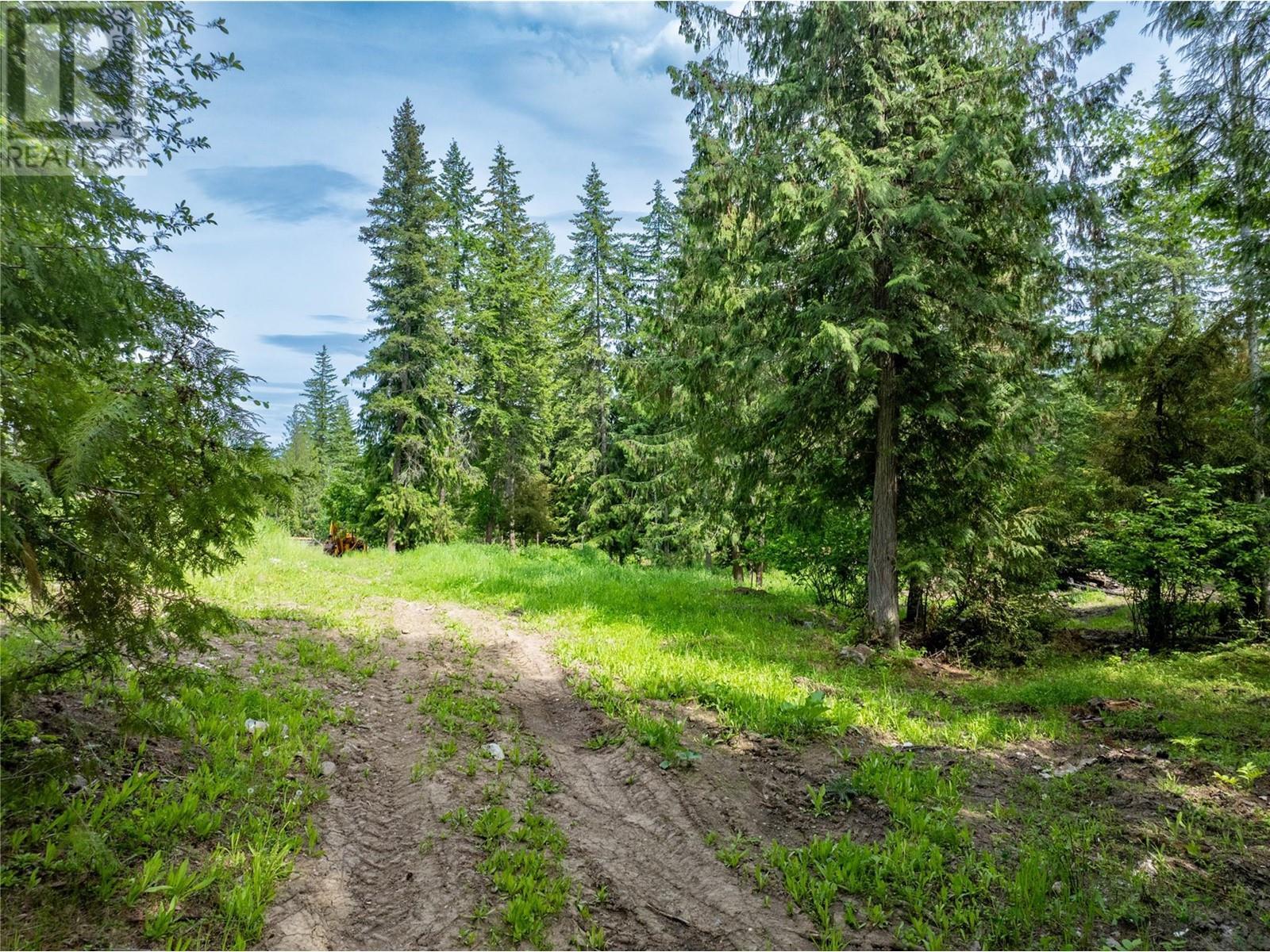 3175 Hautala Road, Sorrento, BC