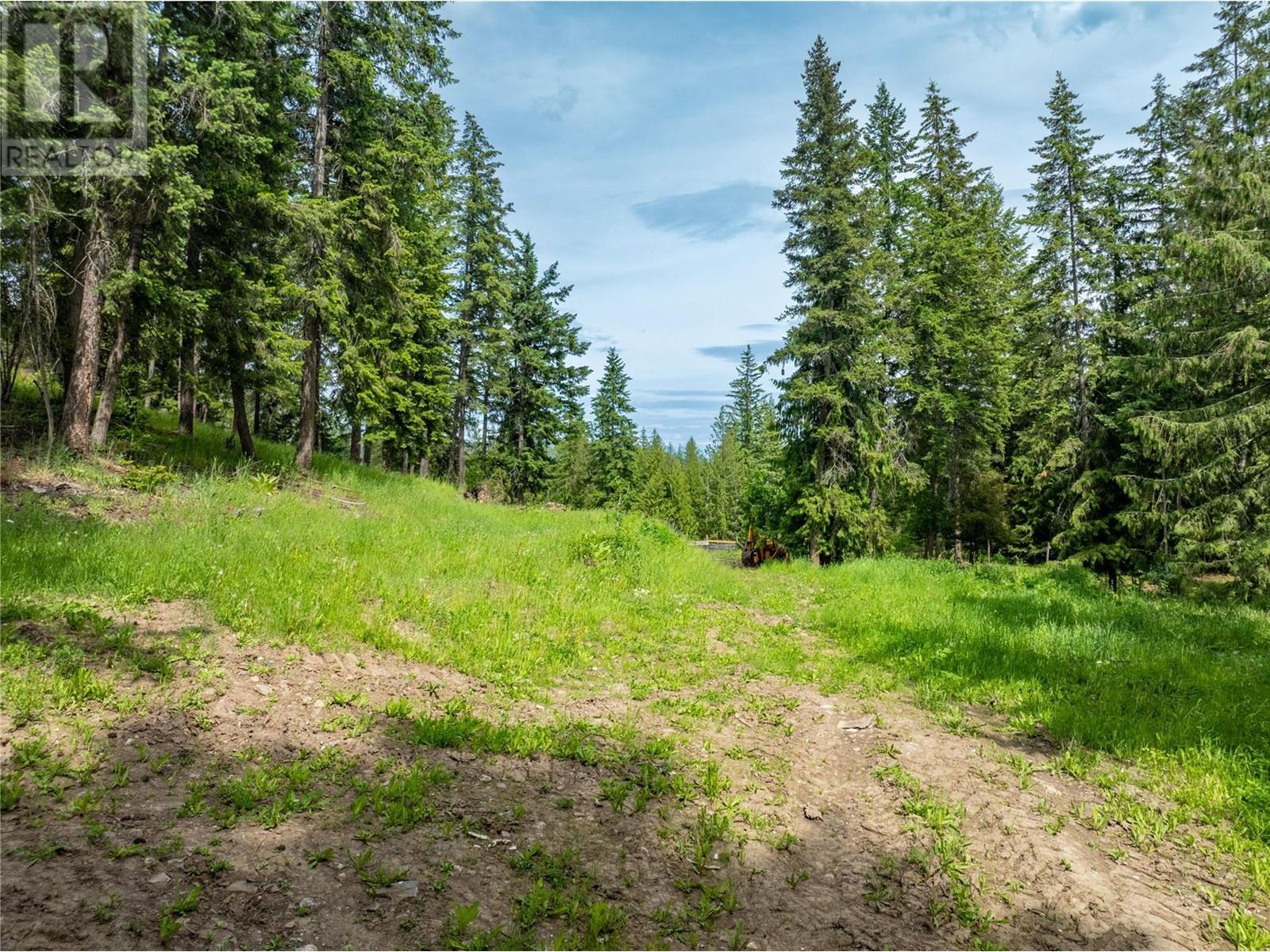 3175 Hautala Road, Sorrento, BC