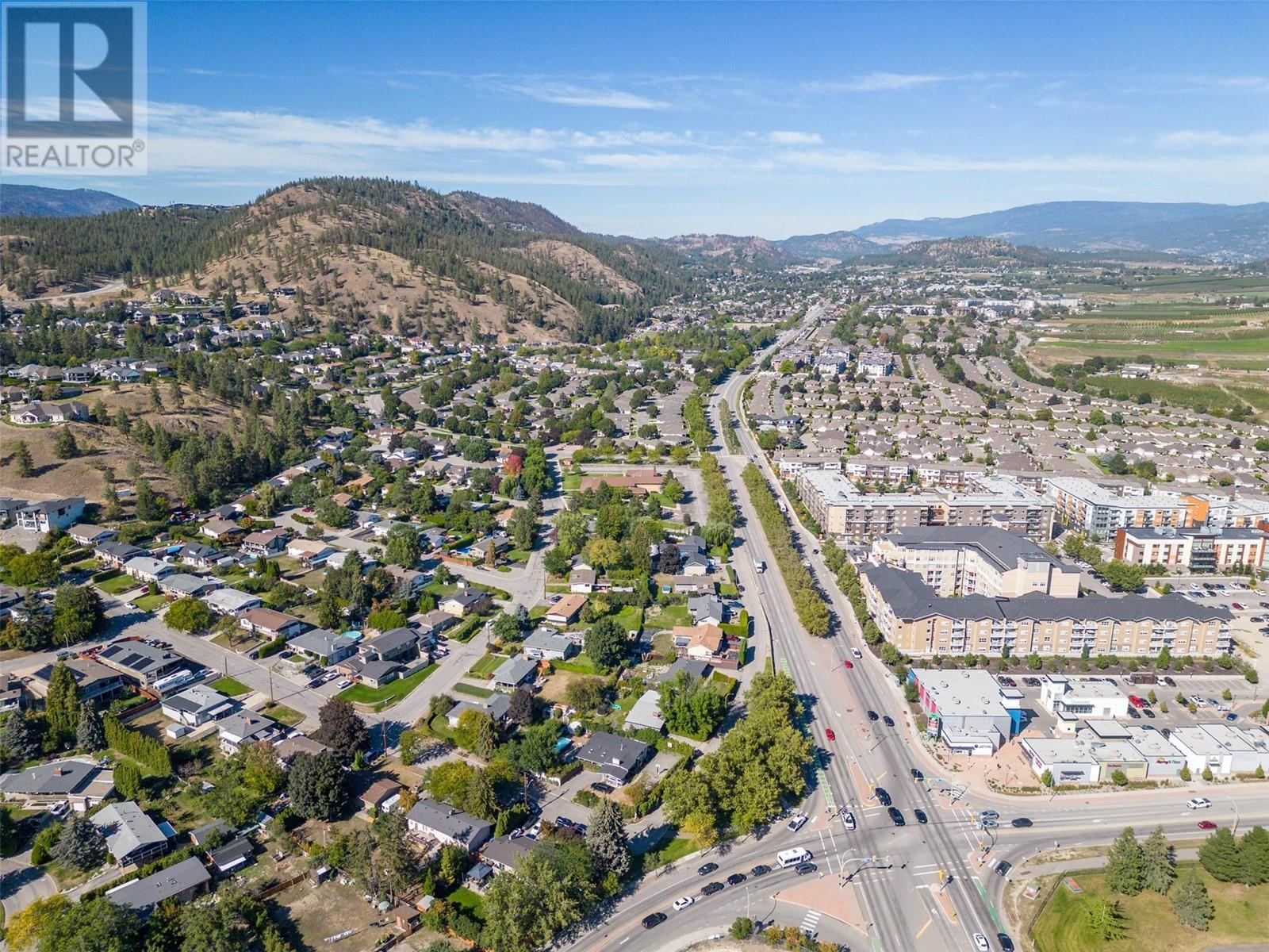727 Glenburn Street, Kelowna, BC - Outdoor With View