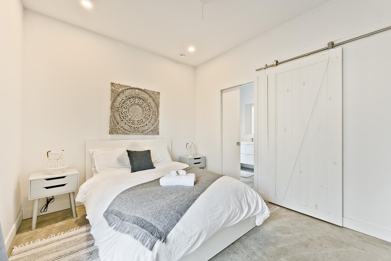 Chambre à coucher - 145 Ch. Hivernon, Sutton, QC - Indoor Photo Showing Bedroom