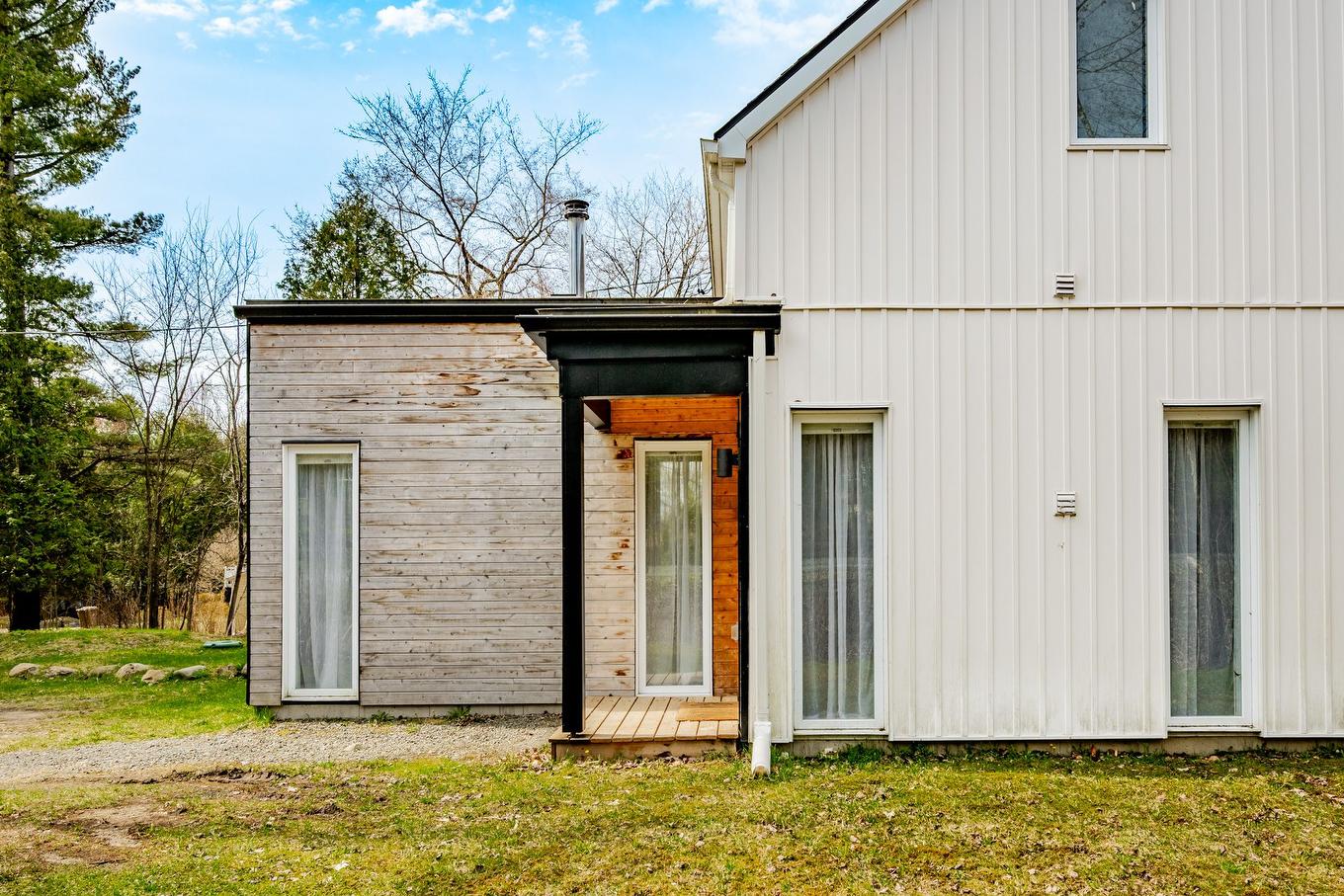 Face arrière - 145 Ch. Hivernon, Sutton, QC - Outdoor With Exterior