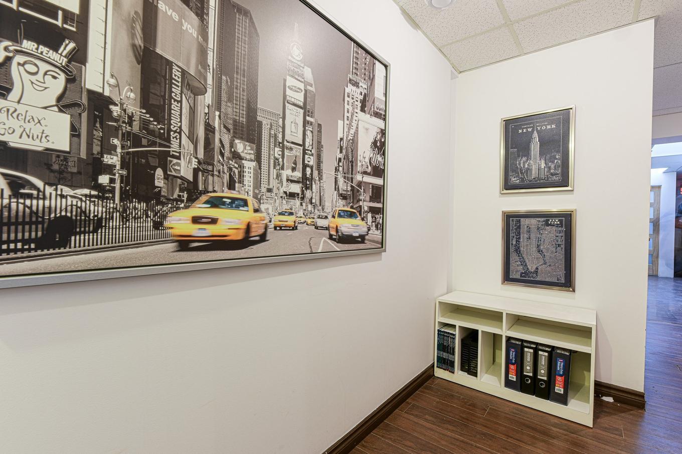 Bureau - 445 Rue St-Jean, Longueuil (Le Vieux-Longueuil), QC - Indoor Photo Showing Other Room