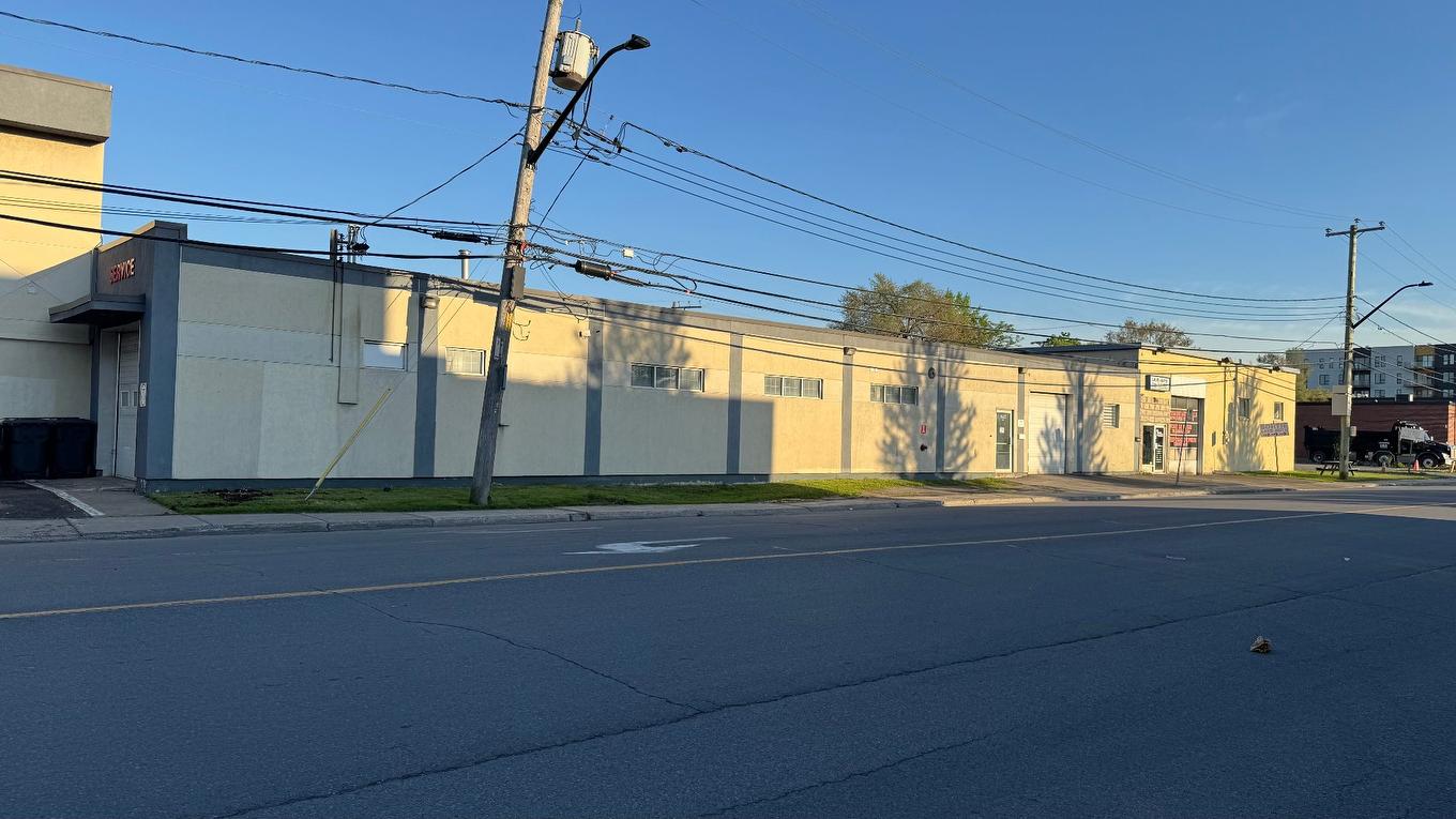 Façade - 123 Rue Non Disponible-Unavailable, Montréal (Saint-Laurent), QC - Outdoor