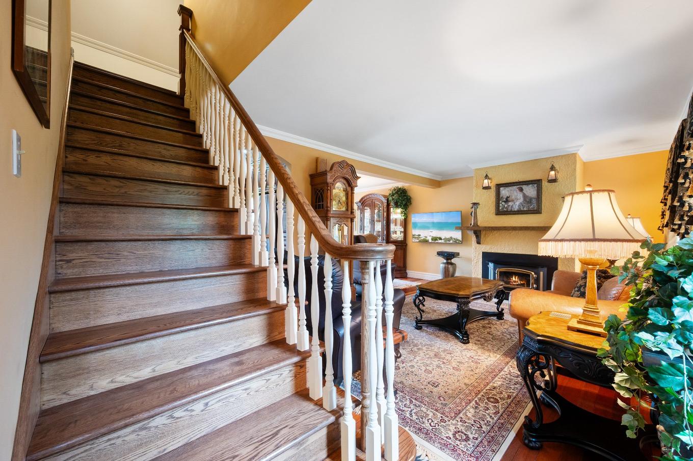 Escalier - 1334 Rue Des Peupliers, Mont-Saint-Hilaire, QC - Indoor Photo Showing Other Room
