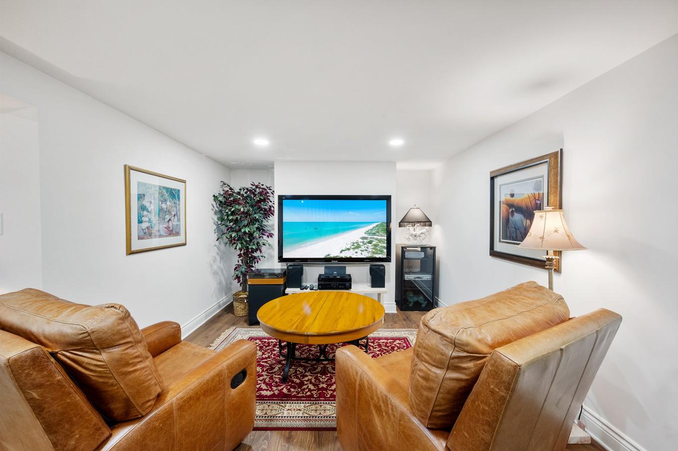 Salle familiale - 1334 Rue Des Peupliers, Mont-Saint-Hilaire, QC - Indoor Photo Showing Living Room