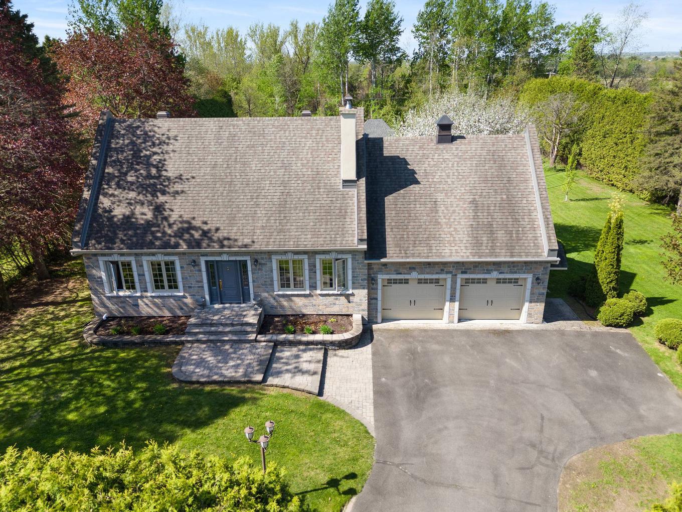 Façade - 1334 Rue Des Peupliers, Mont-Saint-Hilaire, QC - Outdoor