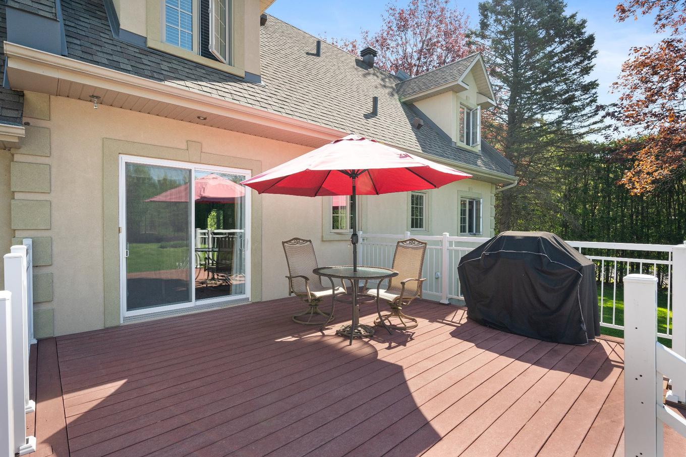 Extérieur - 1334 Rue Des Peupliers, Mont-Saint-Hilaire, QC - Outdoor With Deck Patio Veranda With Exterior