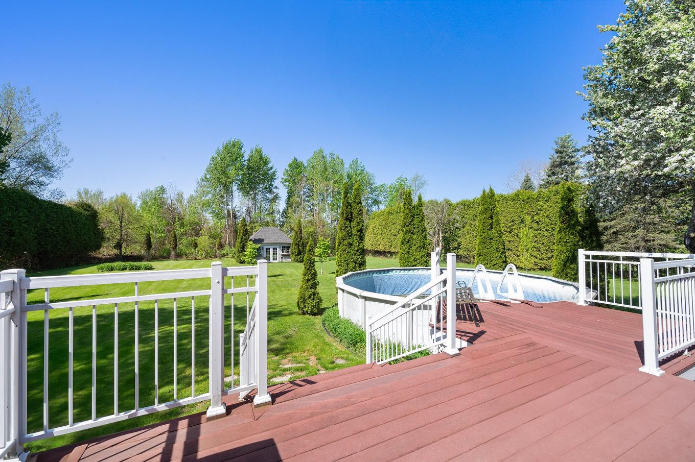 Vue d'ensemble - 1334 Rue Des Peupliers, Mont-Saint-Hilaire, QC - Outdoor With Above Ground Pool