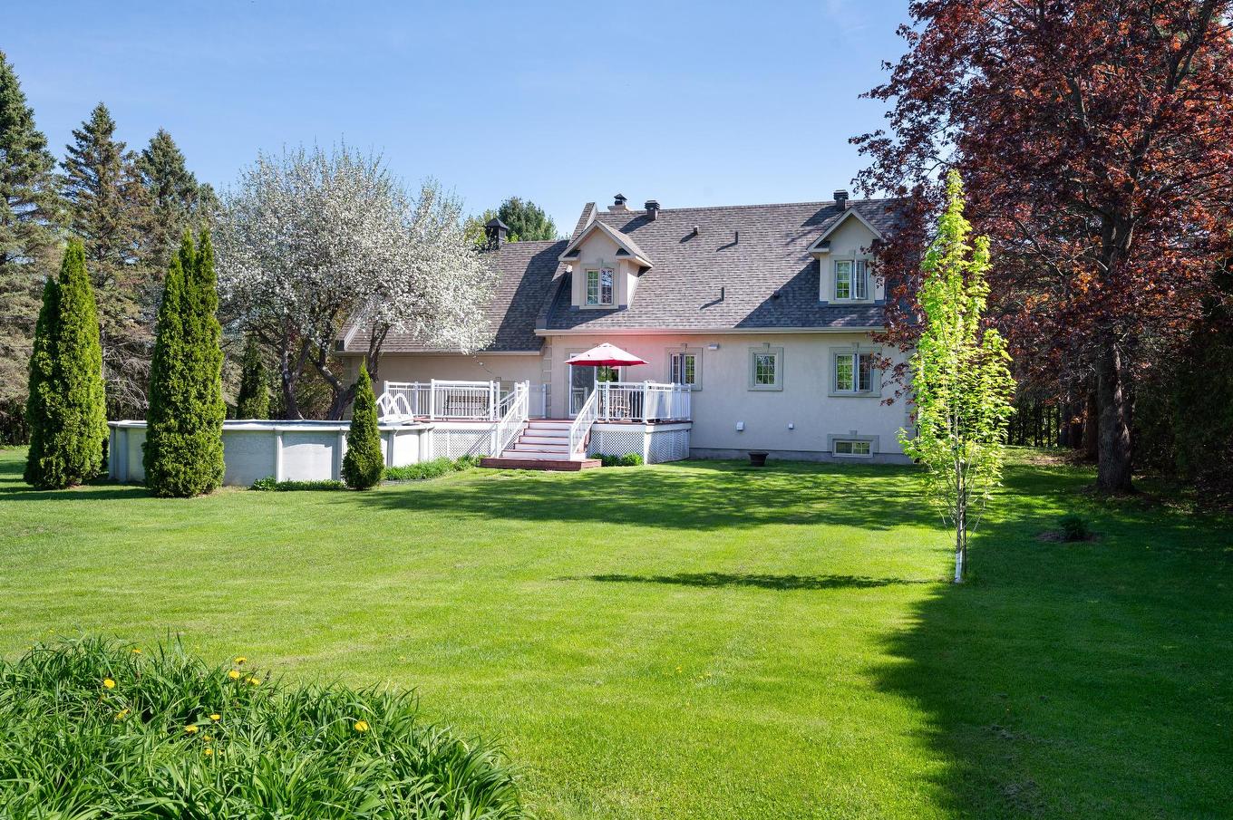 Face arrière - 1334 Rue Des Peupliers, Mont-Saint-Hilaire, QC - Outdoor