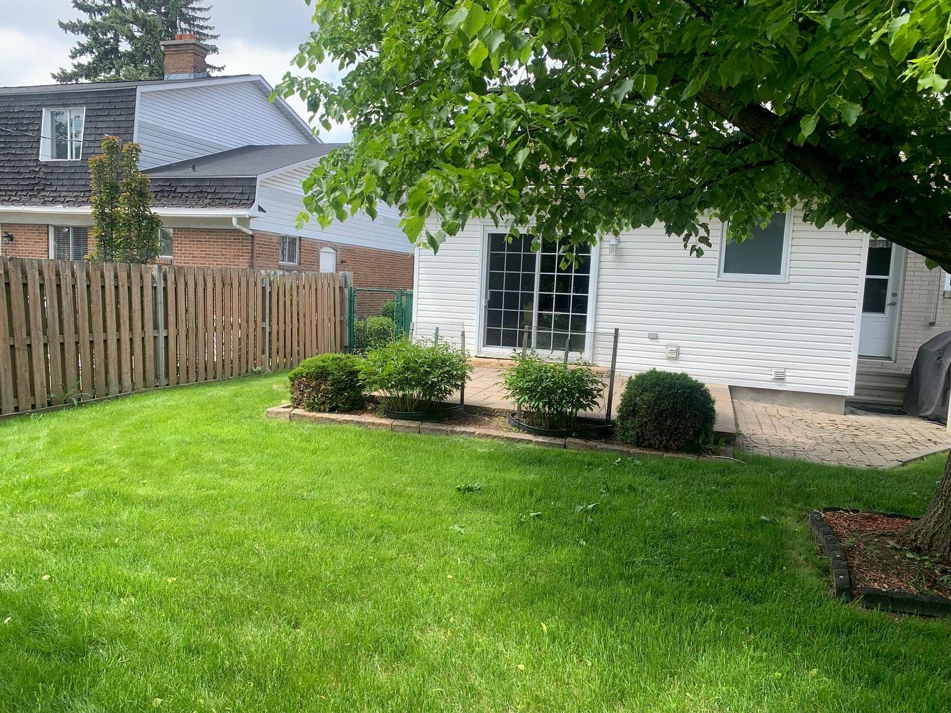 Backyard - 46 Rue De Saratoga, Kirkland, QC - Outdoor