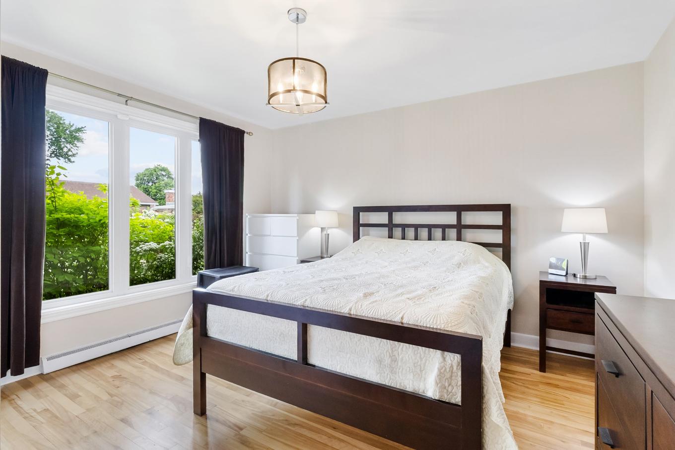 Chambre à coucher principale - 3840 Rue De Cambrai, Laval (Saint-François), QC - Indoor Photo Showing Bedroom