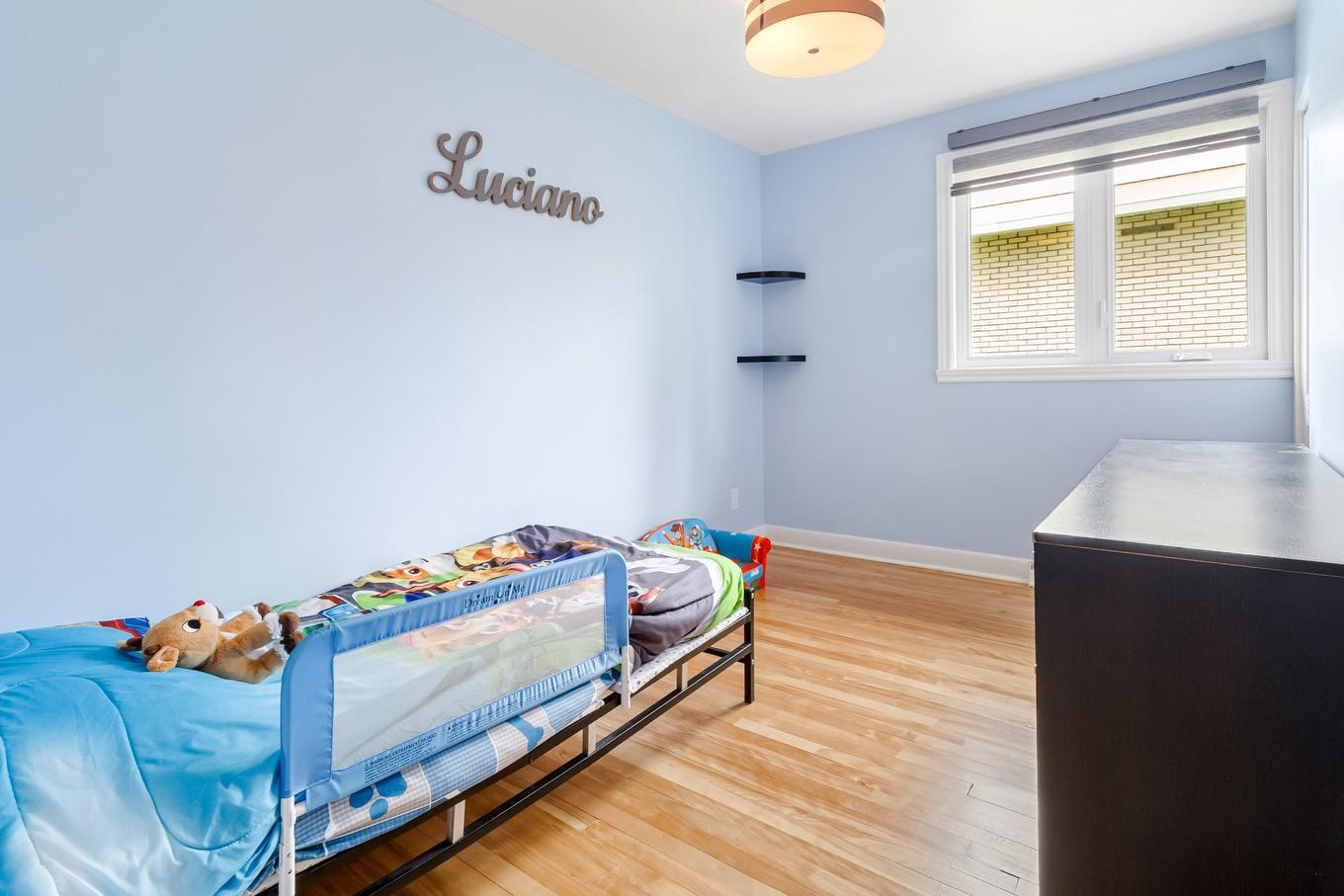 Chambre à coucher - 3840 Rue De Cambrai, Laval (Saint-François), QC - Indoor Photo Showing Bedroom