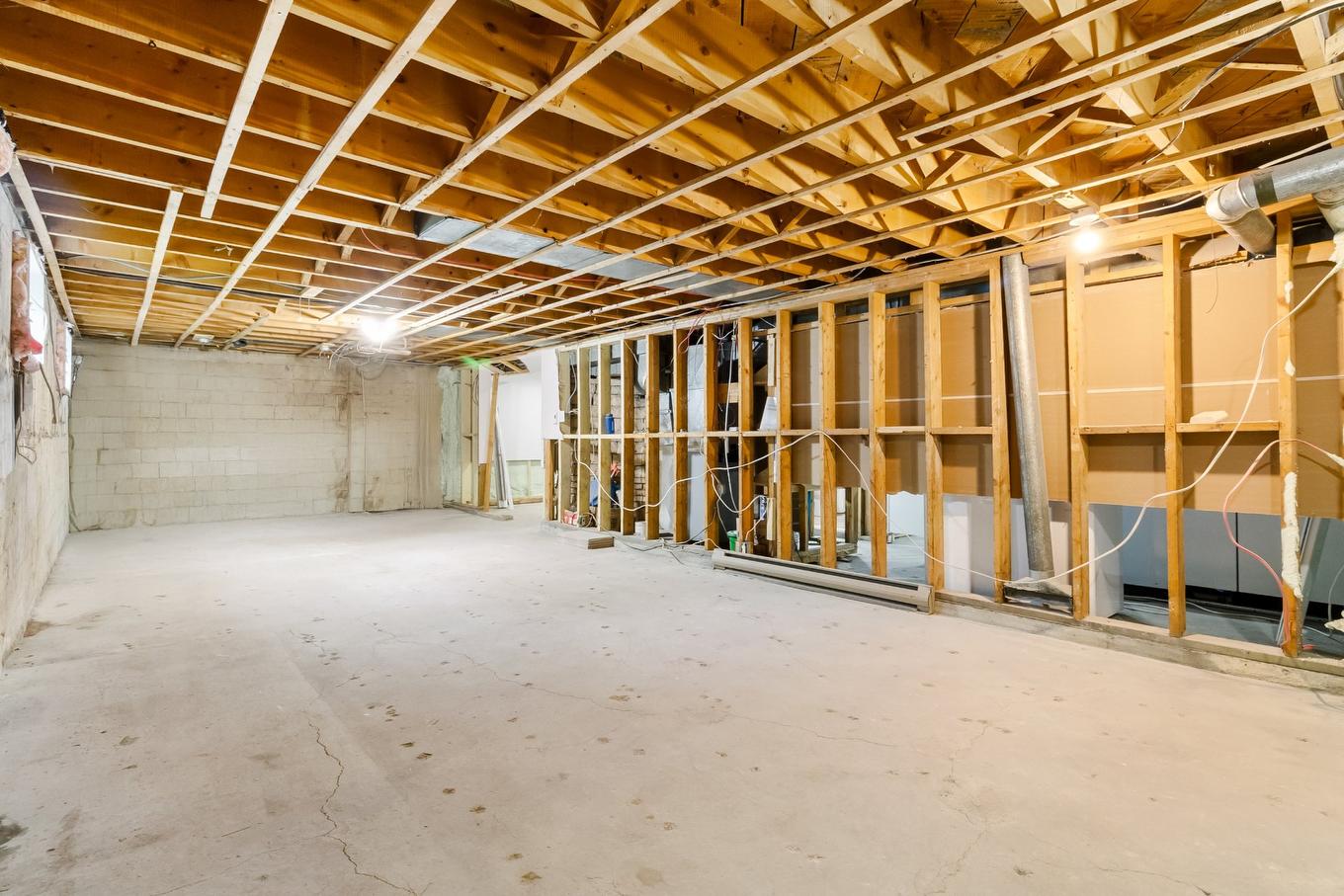 Salle familiale - 3840 Rue De Cambrai, Laval (Saint-François), QC - Indoor Photo Showing Basement