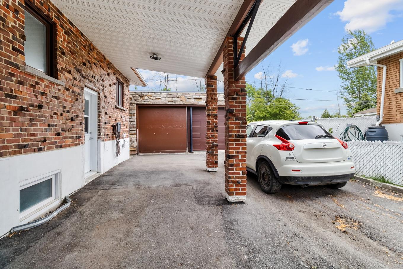 Stationnement - 3840 Rue De Cambrai, Laval (Saint-François), QC - Outdoor With Exterior