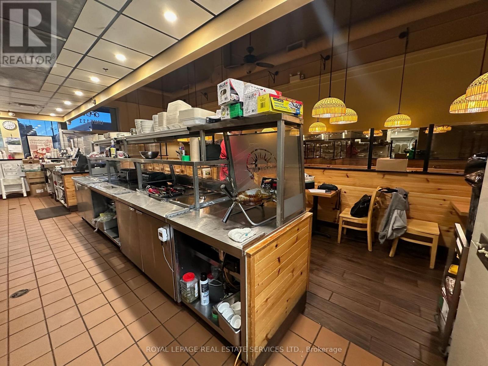 111 - 507 Lakeshore Road, Mississauga, ON