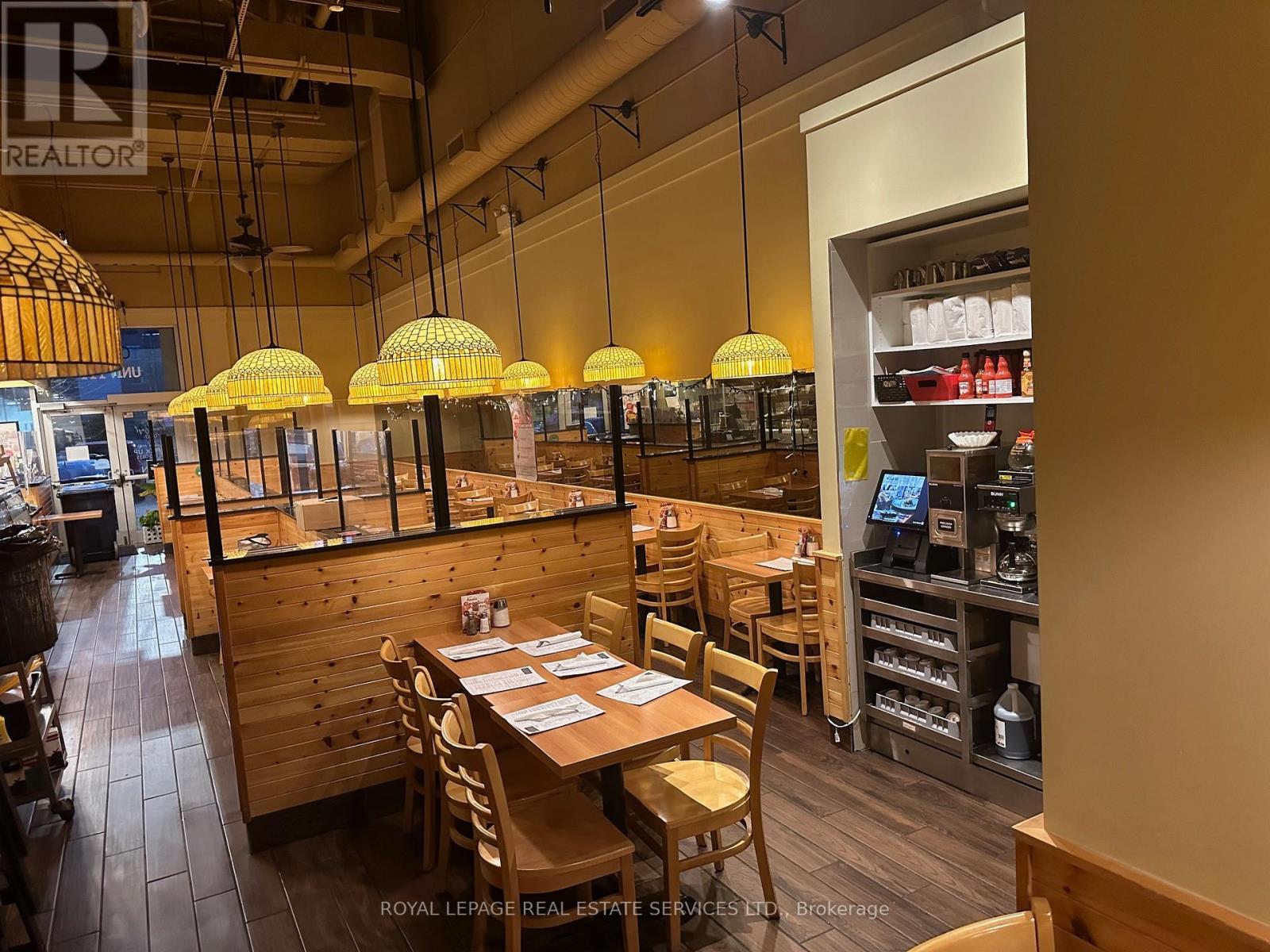 111 - 507 Lakeshore Road, Mississauga, ON