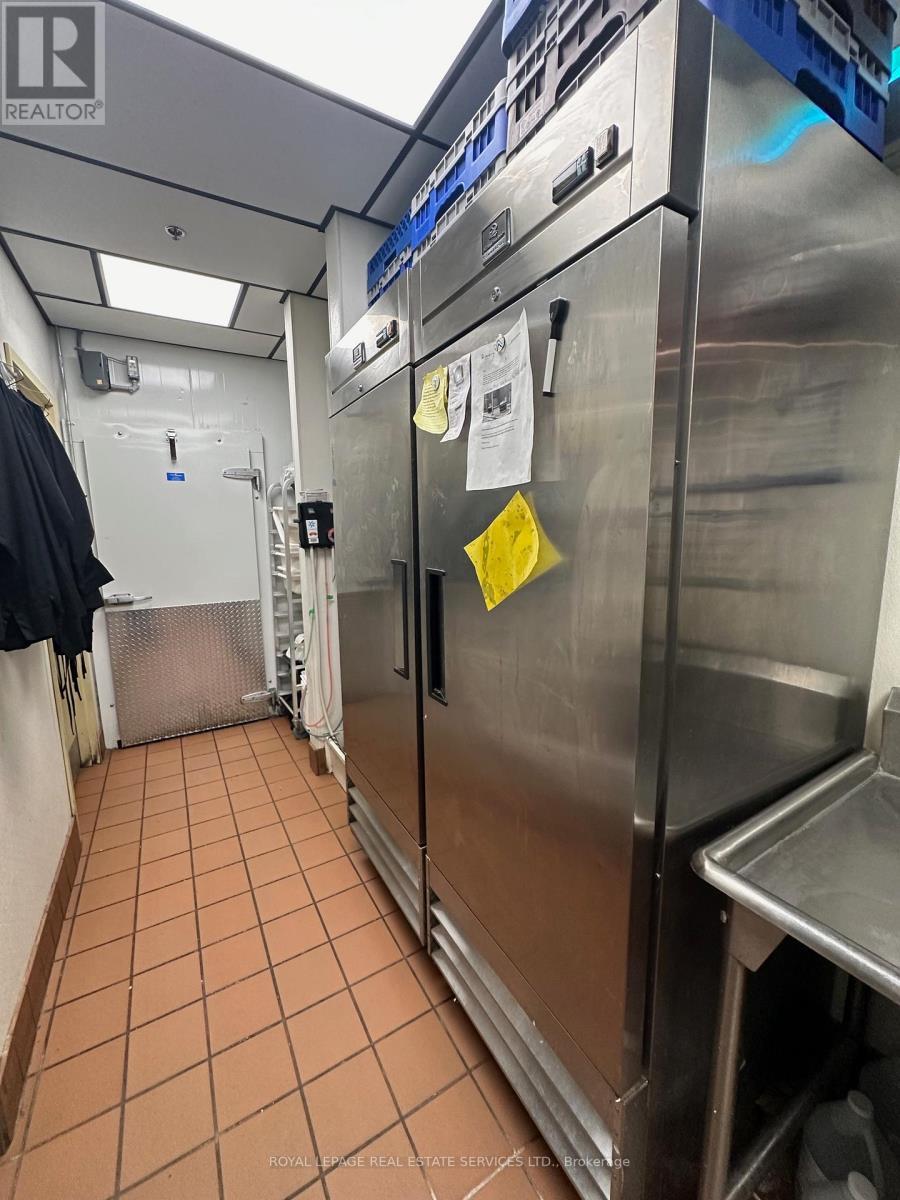 111 - 507 Lakeshore Road, Mississauga, ON