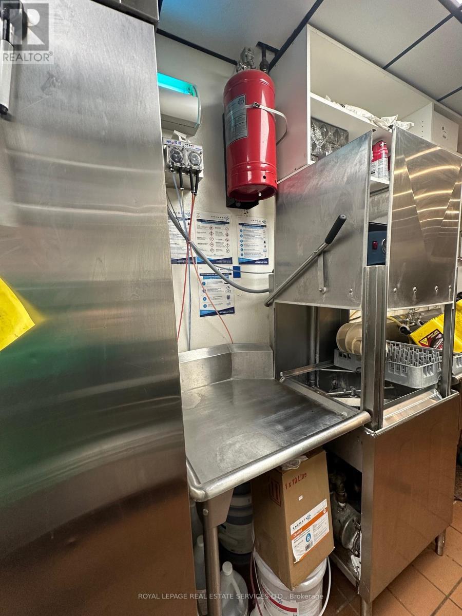 111 - 507 Lakeshore Road, Mississauga, ON