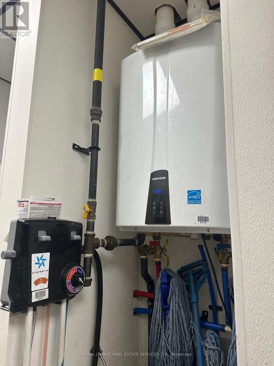 111 - 507 Lakeshore Road, Mississauga, ON