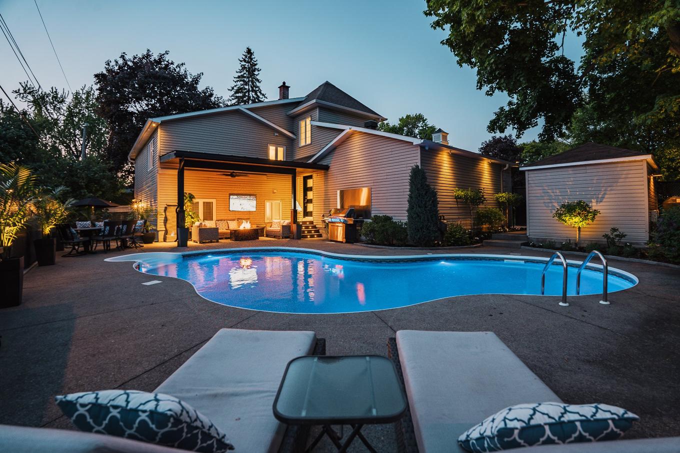 Extérieur - 264 Brighton Drive, Beaconsfield, QC - Outdoor With In Ground Pool With Deck Patio Veranda With Backyard