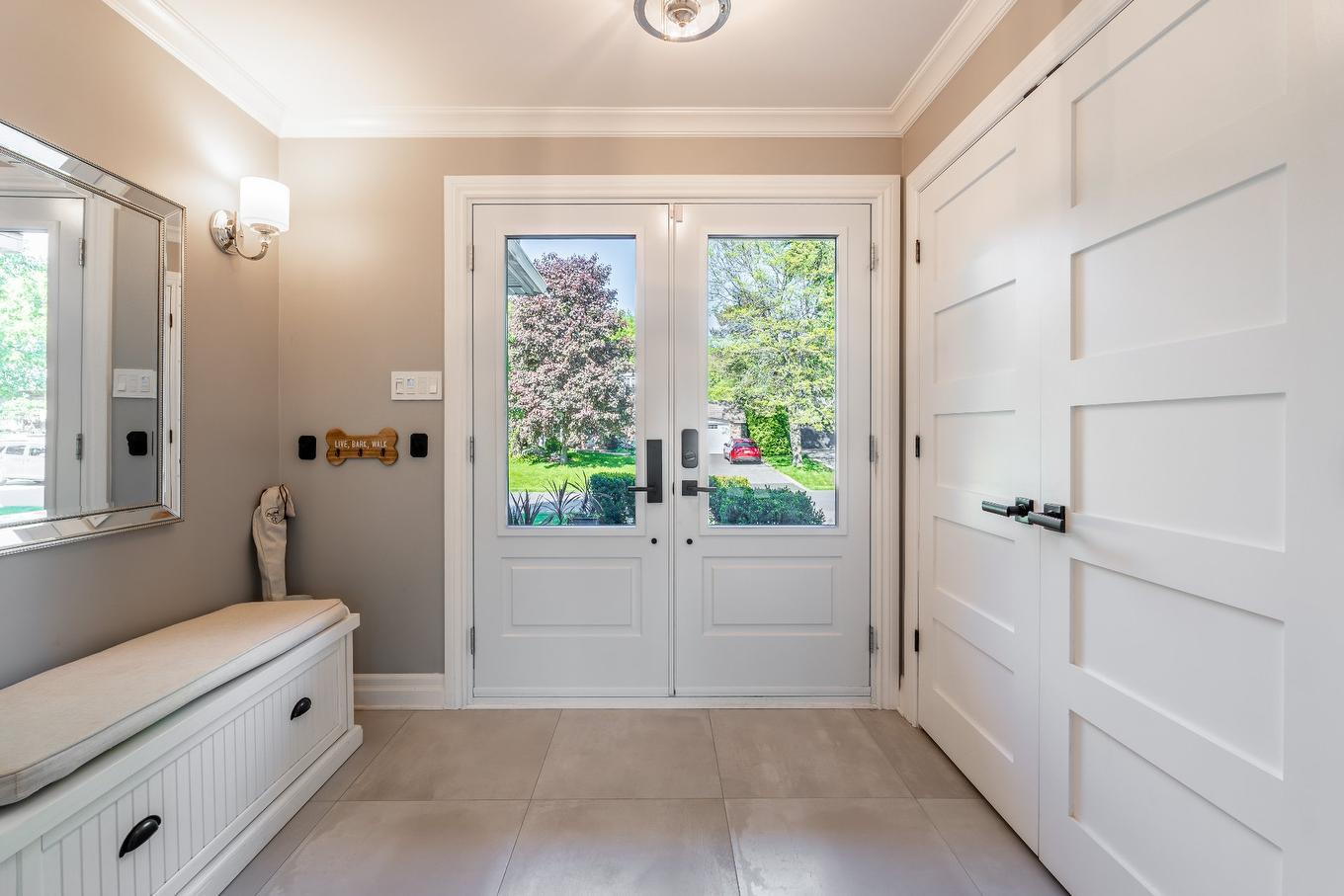 Hall d'entrée/Vestibule - 264 Brighton Drive, Beaconsfield, QC - Indoor Photo Showing Other Room