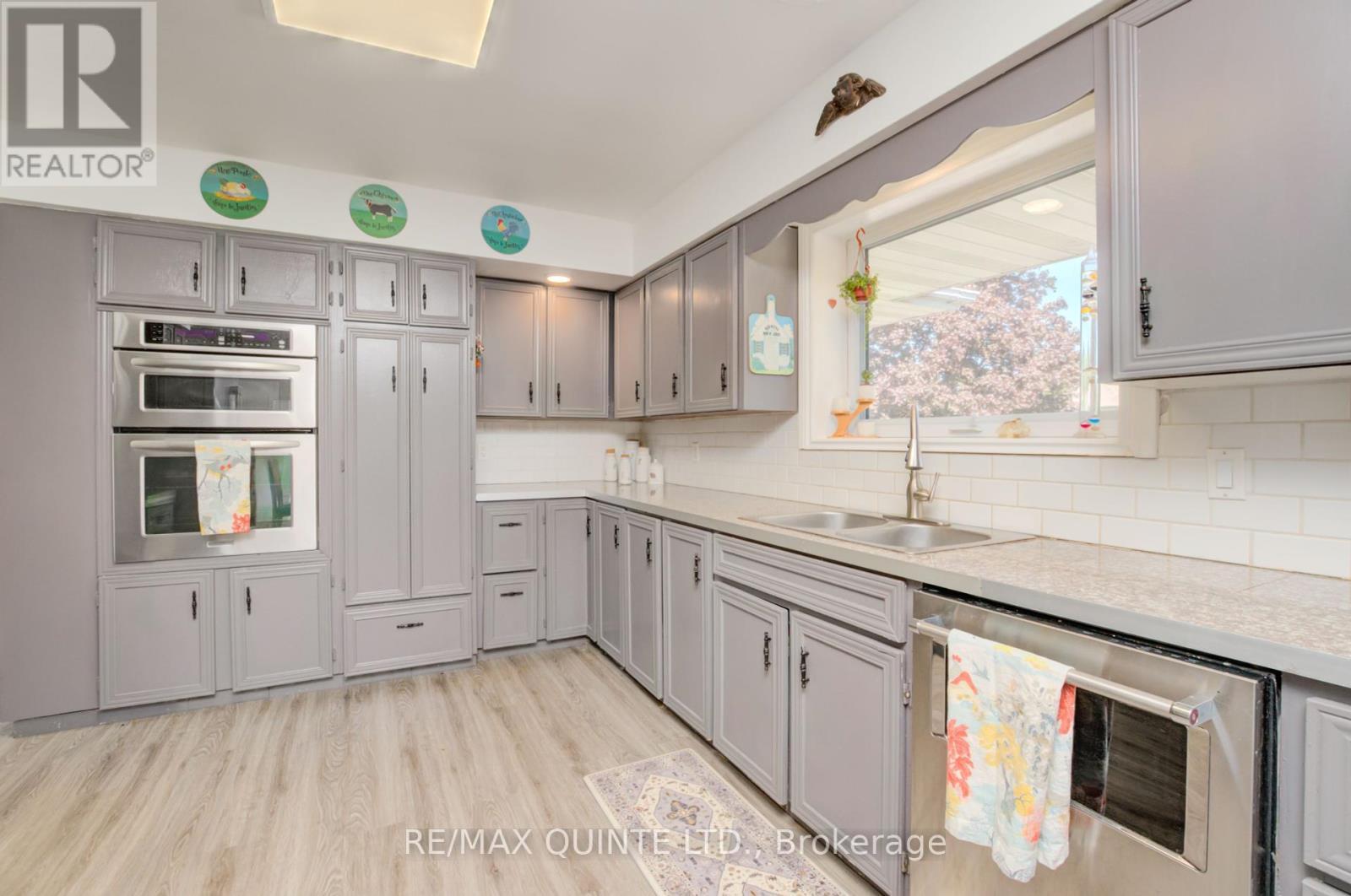25 Singleton Street, Brighton, ON - Indoor Photo Showing Kitchen With Double Sink