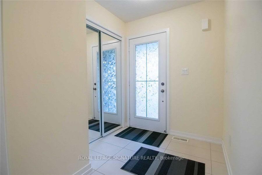 76 Scarletwood Street, Hamilton, ON - Indoor Photo Showing Other Room