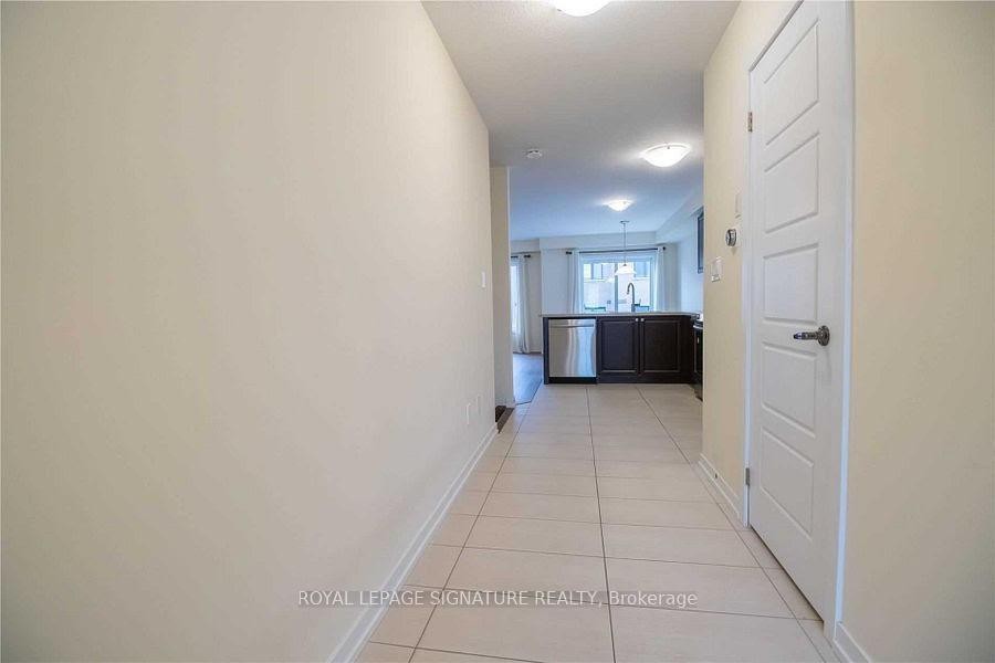 76 Scarletwood Street, Hamilton, ON - Indoor Photo Showing Other Room