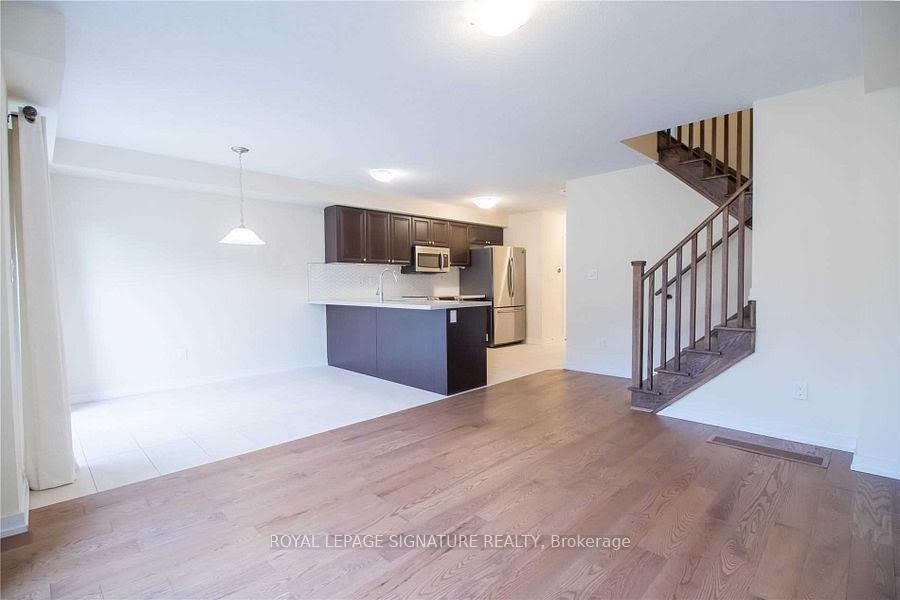 76 Scarletwood Street, Hamilton, ON - Indoor Photo Showing Kitchen