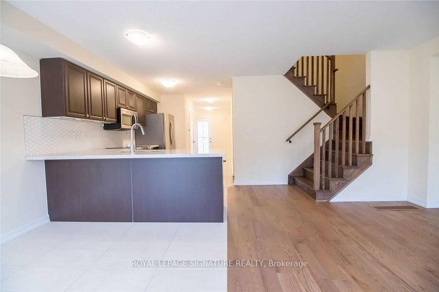 76 Scarletwood Street, Hamilton, ON - Indoor Photo Showing Kitchen