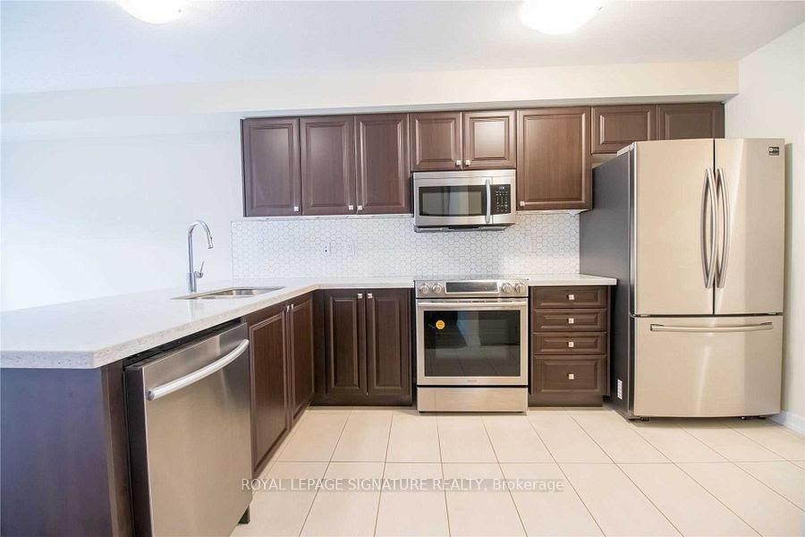 76 Scarletwood Street, Hamilton, ON - Indoor Photo Showing Kitchen